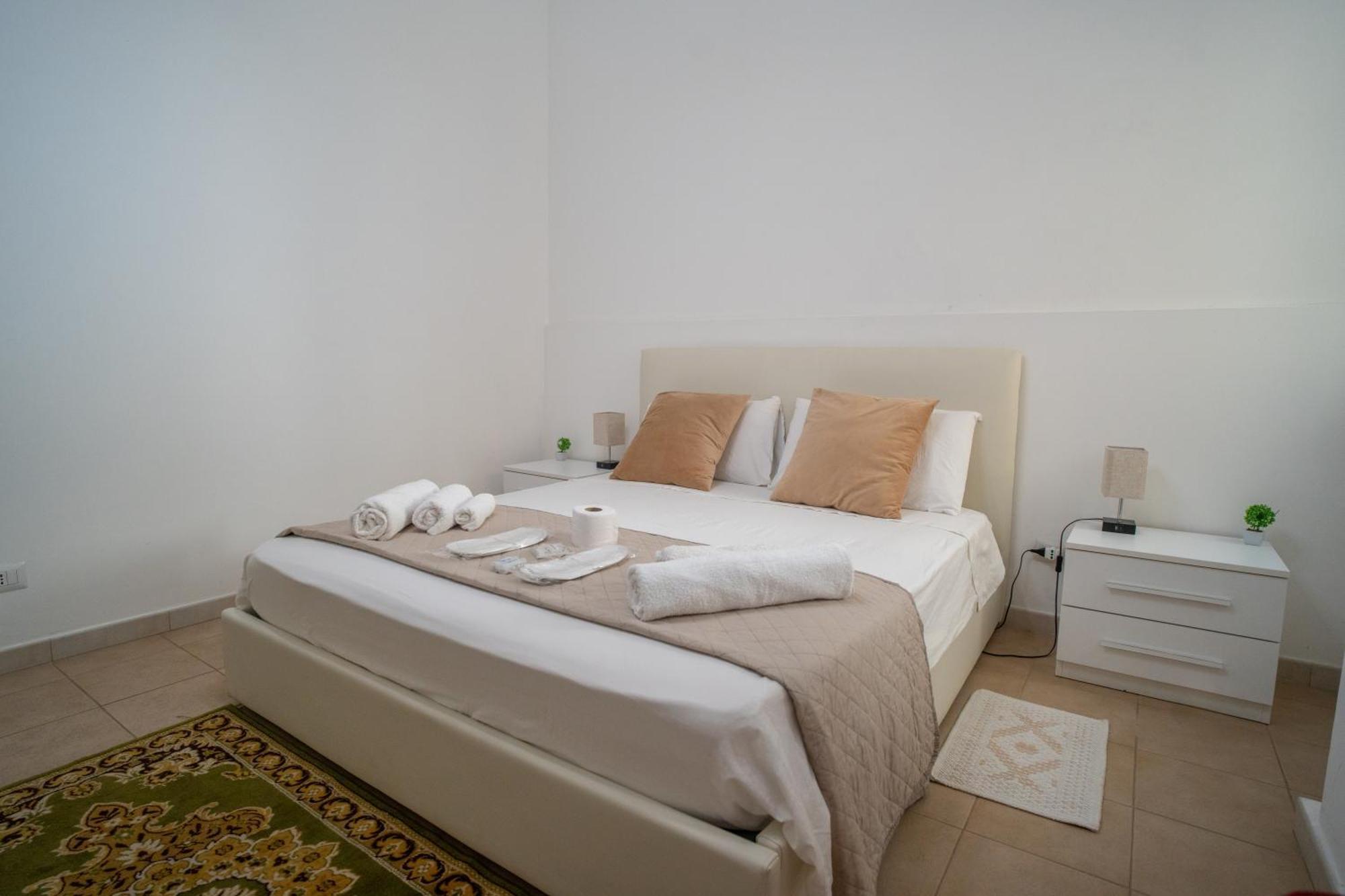Whitehouse Bed & Breakfast Lecce Ngoại thất bức ảnh