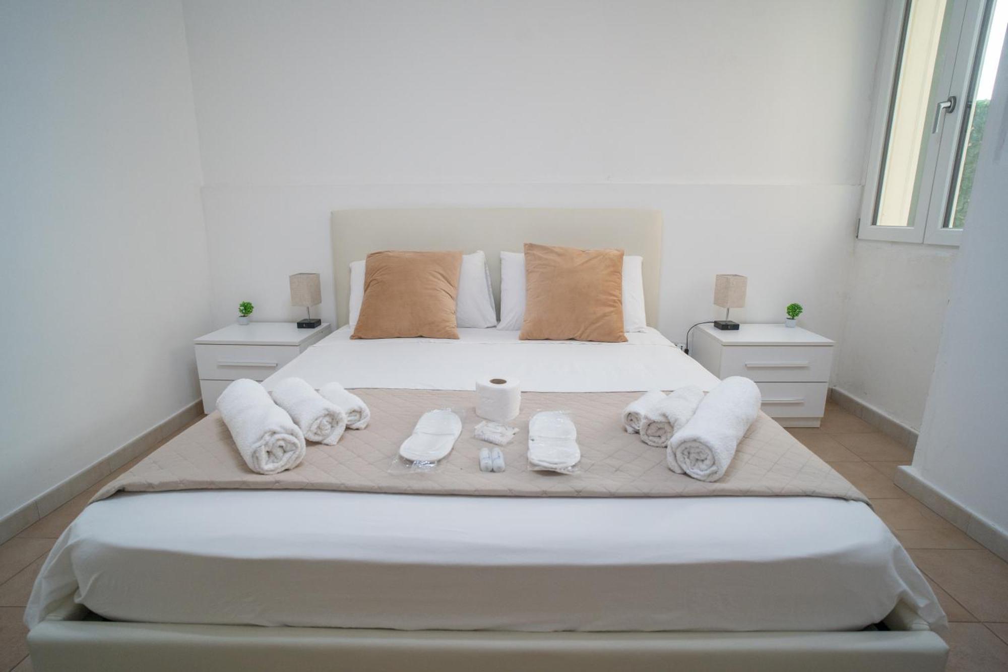 Whitehouse Bed & Breakfast Lecce Ngoại thất bức ảnh