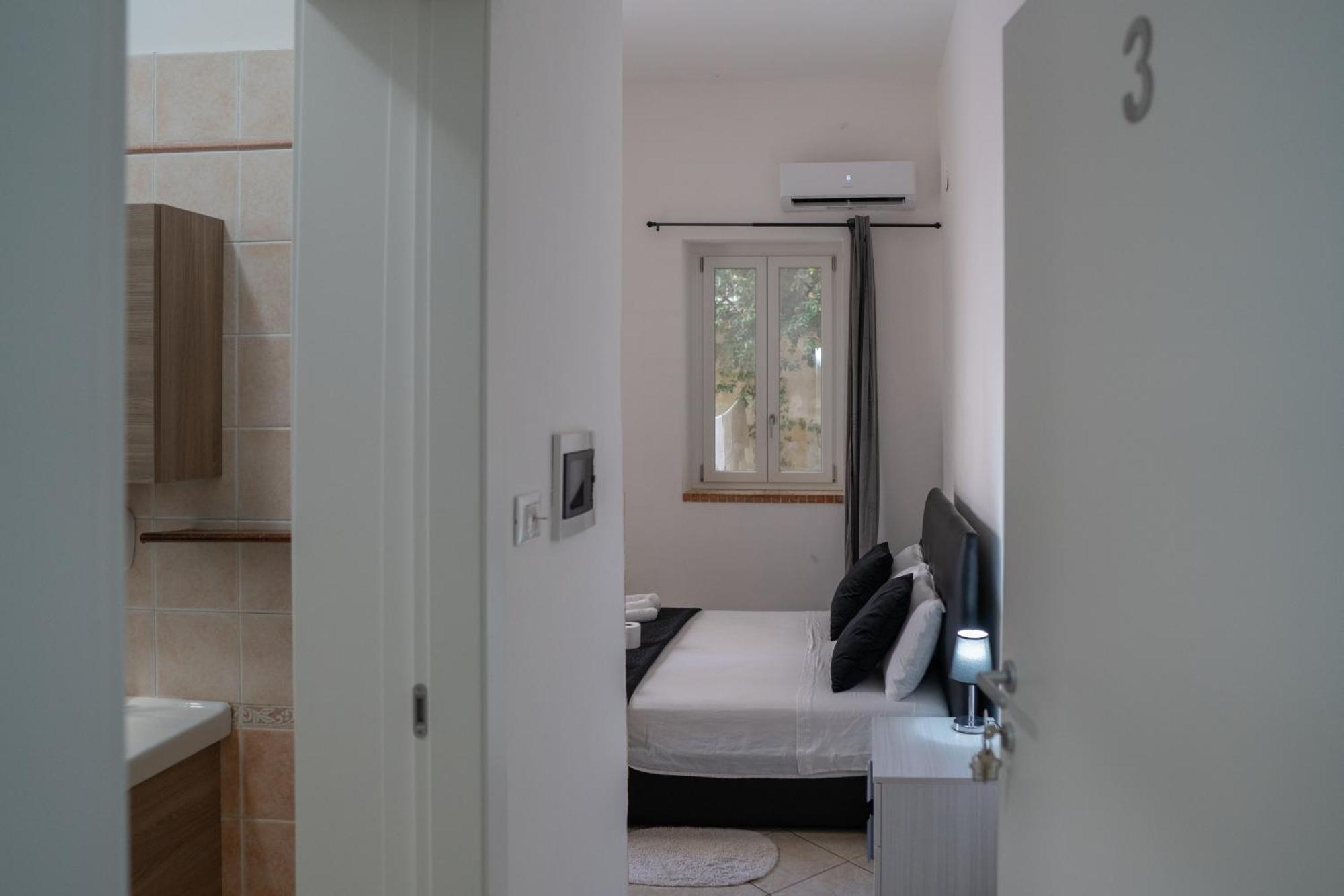 Whitehouse Bed & Breakfast Lecce Ngoại thất bức ảnh
